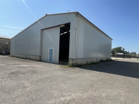 Vente Entrepôt de 300 m2 dans une zone dynamique, à Bollène (84500)