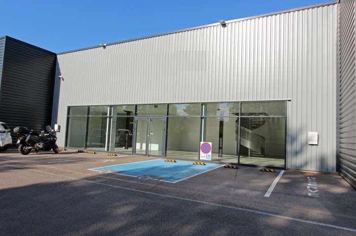 Vente Local commercial sur un emplacement N°1 , à Lons le Saunier (39000)