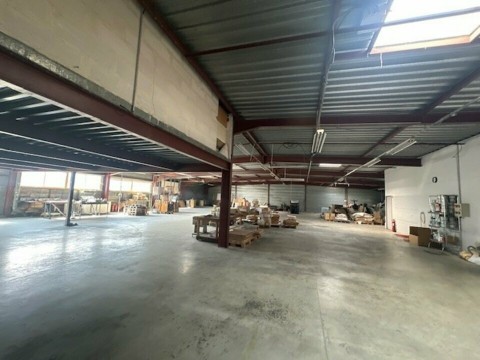 Vente Local d'activité / Entrepôt, 650 m2 à Saint-Alban-Leysse (73230)