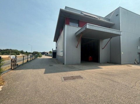 Vente Local commercial , 250 m2 à Bédarrides (84370)