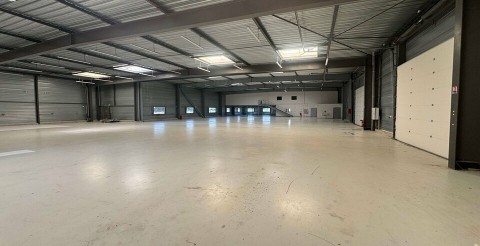 Vente Local d'activités de 1 701 m2 à Les Sorinières (44840)