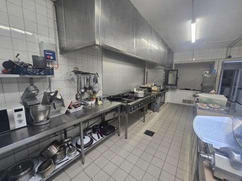 Vente Bar, Hôtel restaurant de 12 chambres avec terrasse en plein centre ville, proche de Challans (85300)