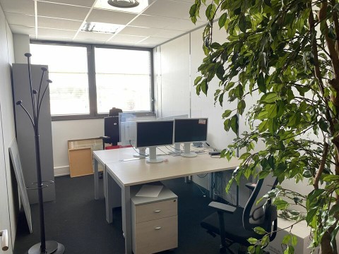 Vente Bureaux / Locaux professionnels, 1776 m2 à Villenave-d'Ornon (33140)