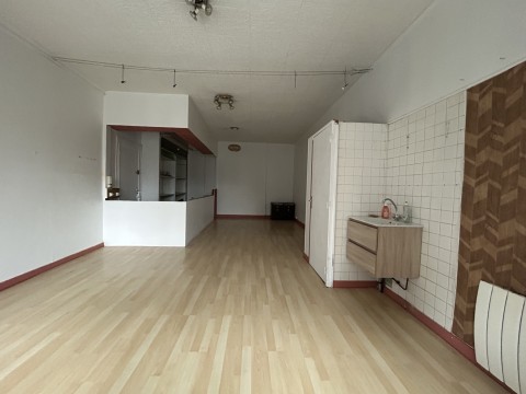 Vente Deux locaux commerciaux loués de 104 m2 dans le centre ville de Fougères (35300)