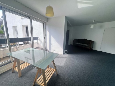 Vente Bureaux / Locaux professionnels, 41 m2 dans une zone dynamique à Fougères (35300)