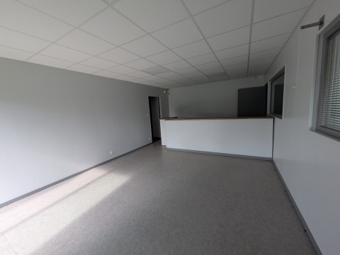 Vente Local d'activité de 1521 m2 à Saint-Étienne-en-Coglès (35460)