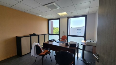 Vente Bureaux / Locaux professionnels, 123 m2 à Saint-Nazaire (44600)