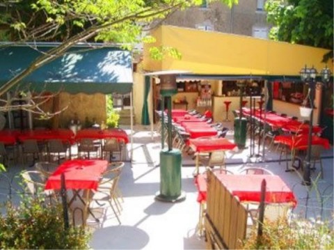 Vente Pizzeria, Chambres d'hôtes 24 couverts avec terrasse dans le Gard (30)