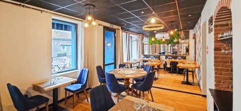 Vente Pizzeria, Restaurant 80 couverts avec terrasse en plein centre d'une ville dynamique, à Mâcon (71870) en France