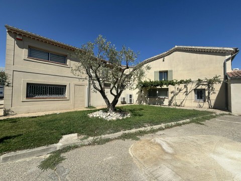 Vente Bureaux / Locaux professionnels, 250 m2 à Montfavet (84140)