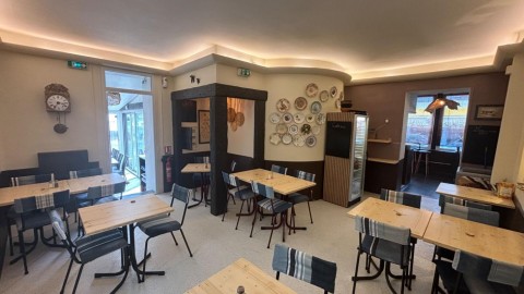 Vente Immeuble, Bar, Restaurant licence IV 70 couverts avec terrasse dans un quartier dynamique de Digne-Les-Bains (04000)