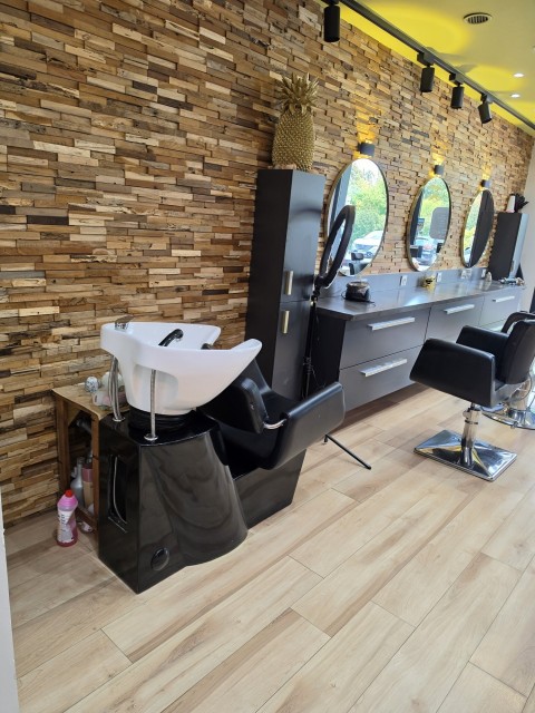 Vente Salon d'esthétique à partager avec une coiffeuse à Bourgoin-Jallieu (38300)