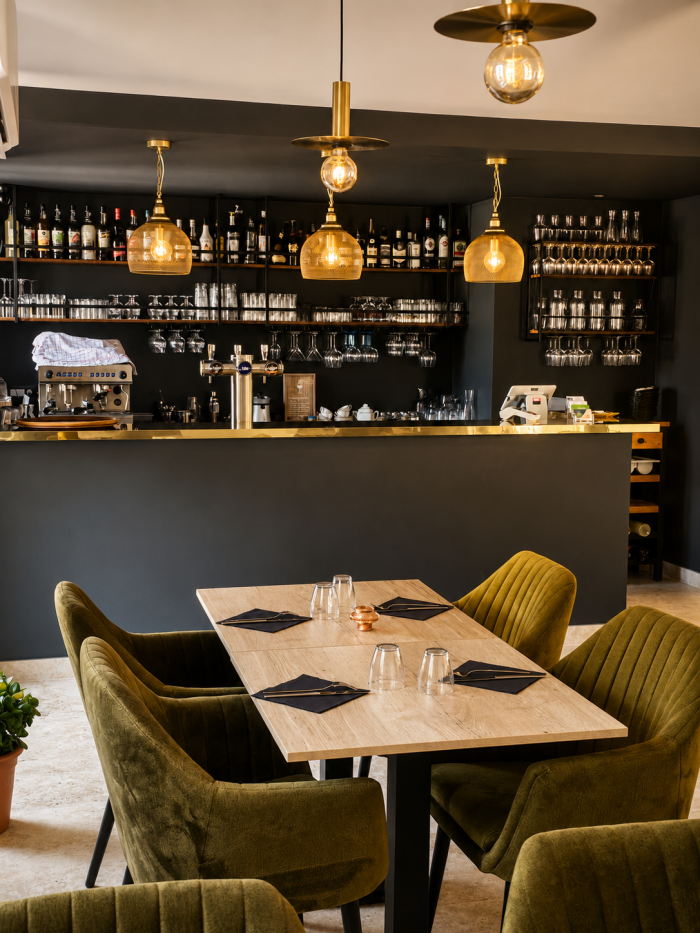 Vente Bar - restaurant Licence IV avec logement de fonction dans un village viticole de Berlou (34360)