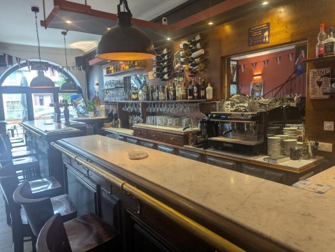 Vente Bar tapas - restaurant -Licence IV en plein centre ville de Castres (81100)