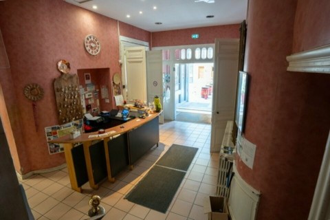 Vente Hôtel restaurant 2* d'environ 32 chambres avec terrasse à Eaux-Bonnes (64440)