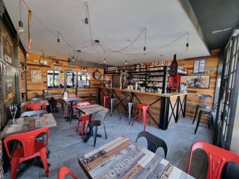 Vente Bar, Hôtel restaurant 3* de 8 chambres avec terrasse près de Montargis (45200)
