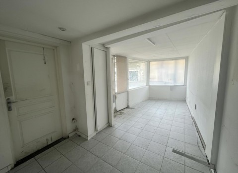 Vente Murs commerciaux  de 310 m2, ancien garage avec bureaux et ateliers à Poitiers (86000)