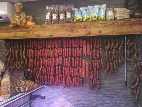 Vente Boucherie, Charcuterie, Traiteur, 100 m2 sur un emplacement N°1, à Beaufort (73270)