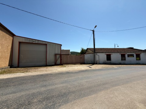 Vente Ensemble de plusieurs bâtiments de 303 m2 proche de Venarey-les-Laumes (21150)