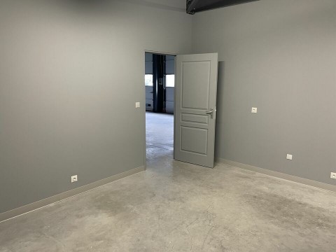 Vente Local commercial , 264 m2 à Faverges (74210) en France