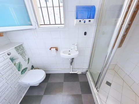Vente Local commercial actuellement institut de beauté à Moisselles en centre ville (95570)