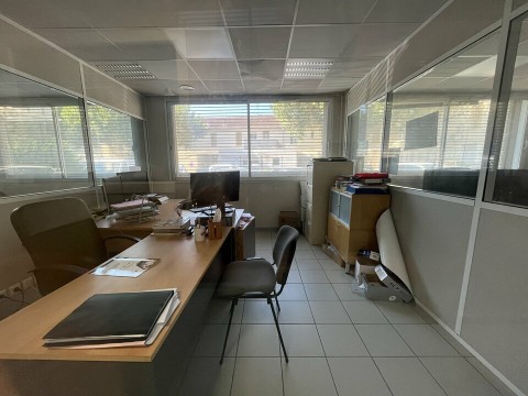 Vente Bureaux / Locaux professionnels, 300 m2 à Avignon (84000)