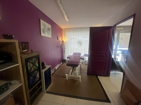 Vente Local commercial de 60 m2 dans une zone commerciale à Tarascon