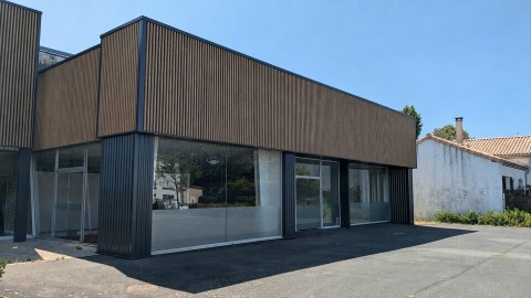 Vente Local commercial de 560 m2 sur un axe passant, à Cholet (49280)