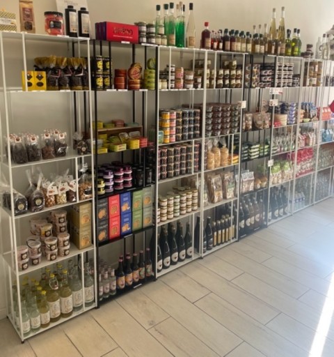 Vente Cave à vin et épicerie fine sur un axe fréquenté, à Aime (73210)