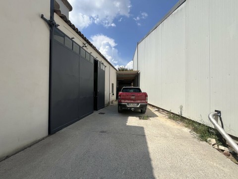 Vente Local d'activité / Entrepôt, 210 m2 à Sorgues (84700)