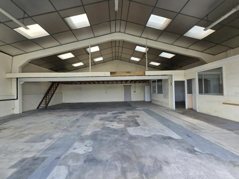 Vente Local d'activité / Entrepôt, 2910 pi2 à Arcangues (64200) en France