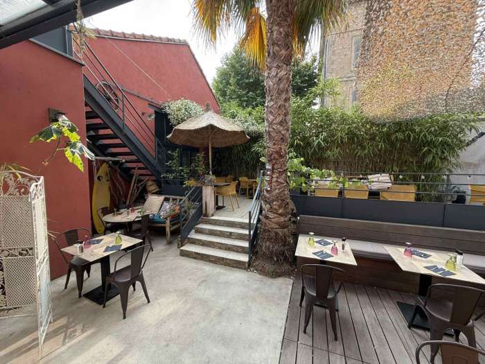 Vente Restaurant traditionnel 60 couverts avec terrasse à Pont-Saint-Esprit en centre ville (30130)