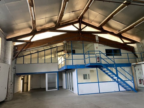 Vente Local d'activité de 536 m2 sur un axe passant, à Seilh (31840)