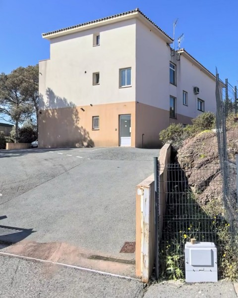 Vente Local commercial , 44 m2 à Saint-Raphaël (83700)