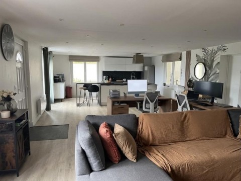 Vente Ensemble immobilier de 405 m2 près de Senlis au cœur d’une zone d’activités (60300)