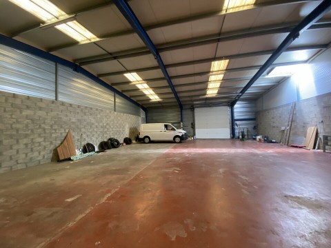 Vente Local commercial Local d'activité / Entrepôt, 335 m2 à Cenon (33150)
