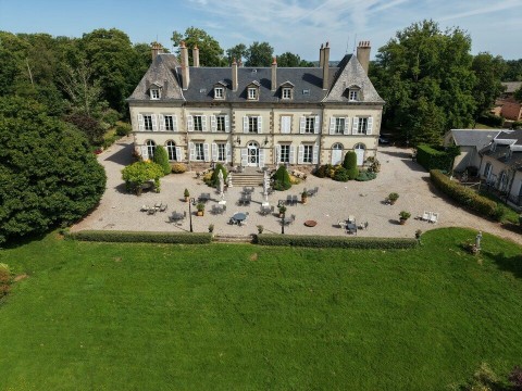 Vente Château, Restaurant, Domaine équestre à Montluçon (03100)