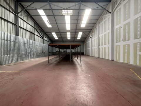 Vente Local d’activités de 1 100 m2 à Bruges (33520)