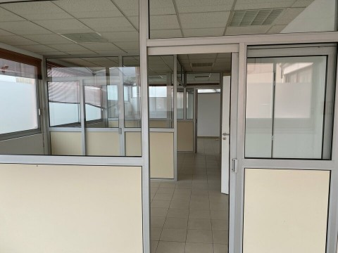 Vente Local d'activité de 250 m2 à Le Haillan (33185)