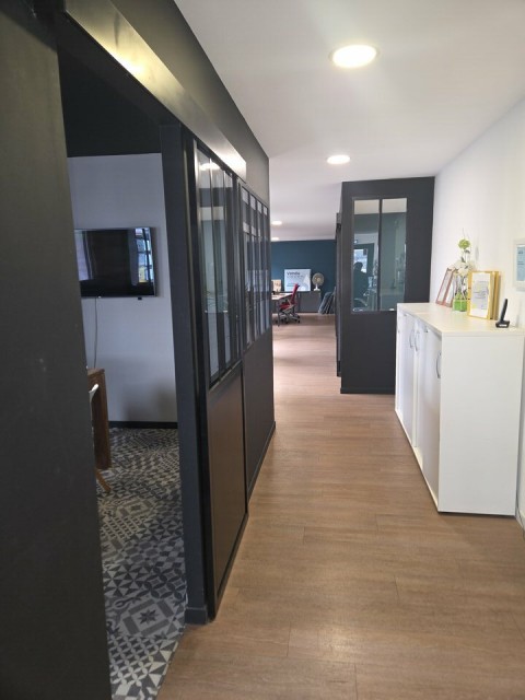 Vente Local commercial de 130 m2 pour différentes activités sur un axe fréquenté, à Marseille (13006) en France