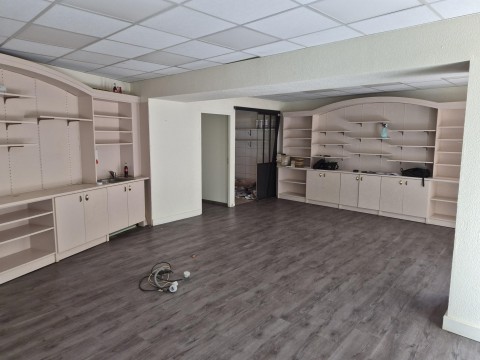 Vente Local commercial , 75 m2 à Issoire (63500) en France