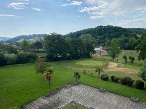 Vente Hôtel restaurant de 31 chambres avec piscine et salle de séminaire à Orthez (64300) en France