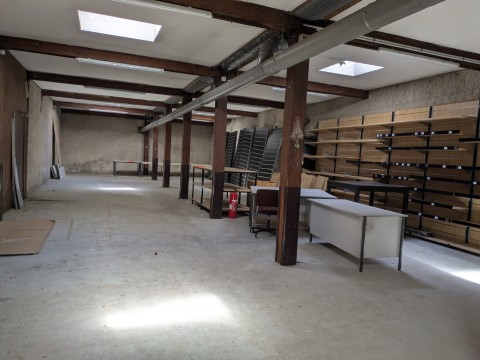 Vente Local pour stockage ou petit atelier de 170 m2 à Échirolles (38130)