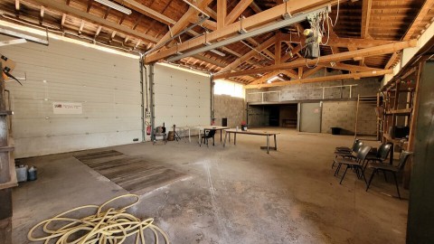 Vente Local d'activité / Entrepôt, 400 m2 à Félines (43160) en France