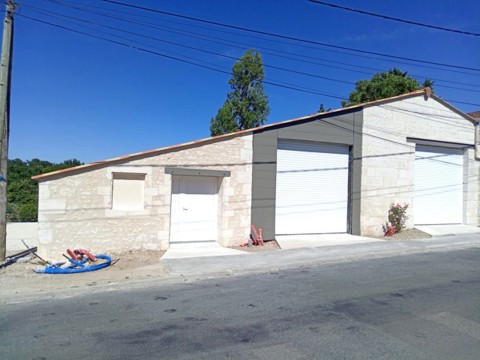 Vente Local d'activité / Entrepôt, 1750 pi2 en Charente Maritime (17) en France