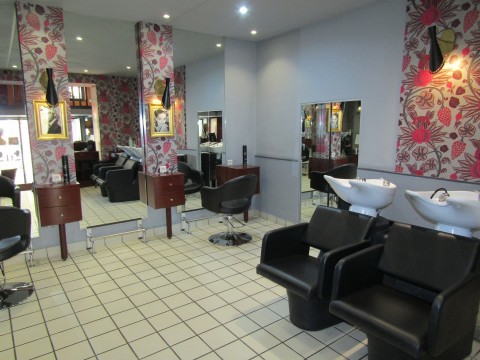 Vente Esthétique / salon de beauté, Salon de coiffure, 47 m2 en Dordogne (24) en France