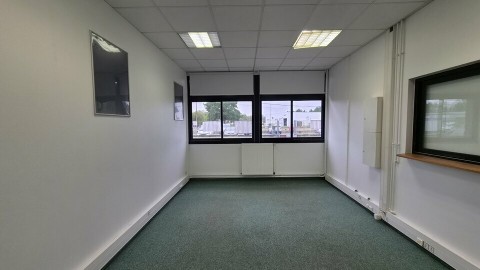 Vente Bureau de 22 m2 sur un axe passant, à Pontchâteau (44160) en France