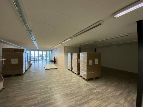 Vente Local commercial de 435 m2 sur un axe passant, à Aizenay (85190) en France