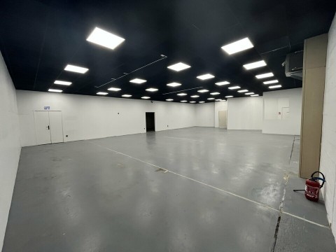 Vente Local commercial , 5880 pi2 à Anglet (64600) en France