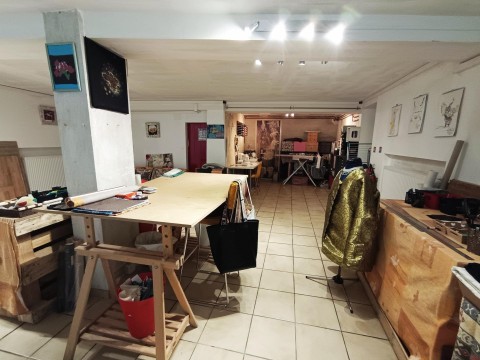 Vente Local commercial , 1720 pi2 à Labruguière (81290) en France